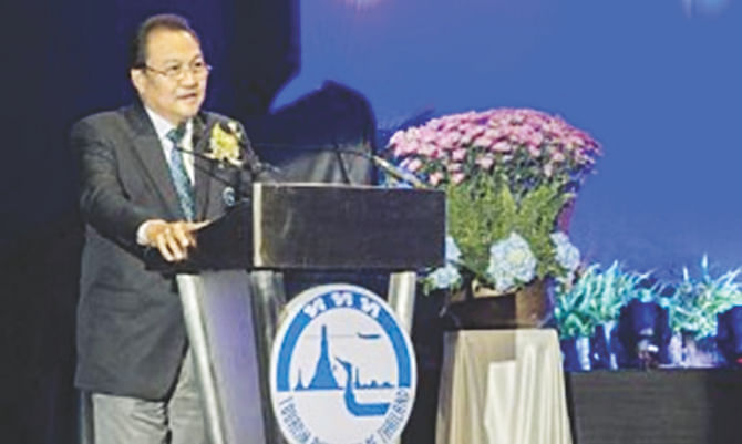 Thawatchai Arunyik, governor of Tourism Authority of Thailand, welcomes a worldwide audience at the Best Friend Forever Convention 2014 on July 25 at Centara Convention Centre in Bangkok.