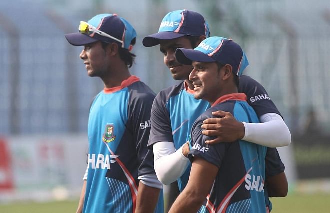 WAITING ON THE WINGS: Arafat Sunny (R) and Shabbir Rahman (L) are the two youngsters ready to don the national cap. And it is not unlikely that both or one of them will play Tigers' opening T20 match against Sri Lanka at Chittagong today. Photo: Anurup Kanti Das 