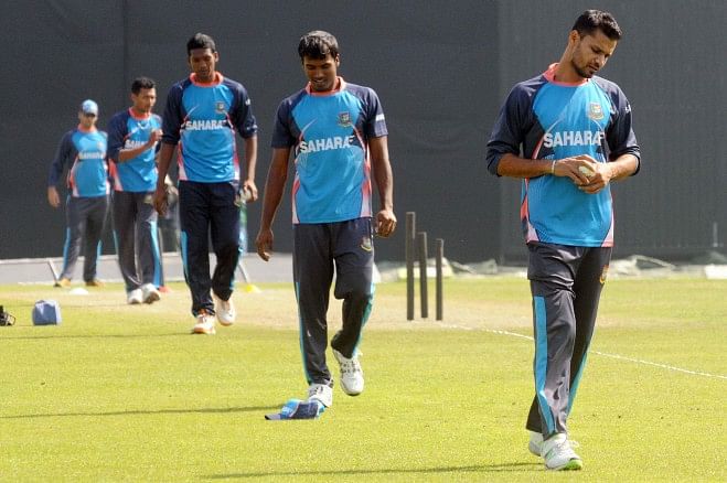 THE SPEEDWAGON! Bangladesh pacers (R-L) Mashrafe Bin Mortaza, Rubel Hossain, Al-Amin Hossain and Shafiul Islam line up to bowl in the nets during a training session at the Sher-e-Bangla National Stadium yesterday. Mashrafe may be back for the Tigers for today's second one-day international against Sri Lanka. Photo: Star