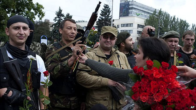 Pro-Russian rebels in Donetsk have pledged an oath of allegiance to their self-proclaimed republic