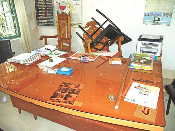 The vandalised office of Nawabganj upazila nirbahi officer in Dinajpur after Awami League and pro-ruling party Chhatra League men carried out an attack. Photo: Star