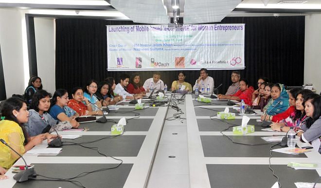 Nazneen Sultana, deputy governor of Bangladesh Bank, attends the launch of a customised e-commerce service for women entrepreneurs by United Commercial Bank and Banglalink, at The Daily Star Centre in Dhaka yesterday. Photo: Star 