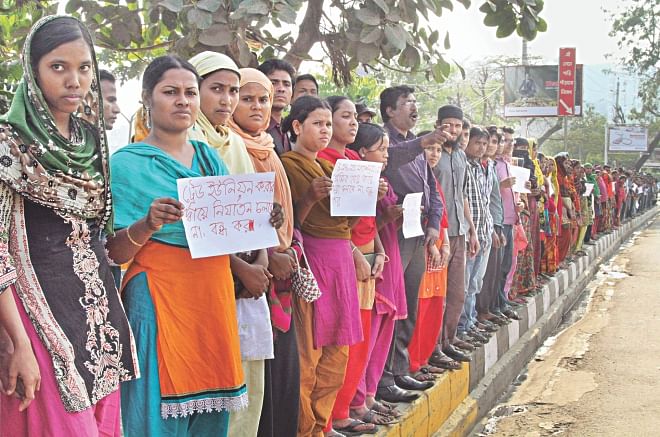Workers of Mirpur-based D&S Pretty Fashions Ltd protest in front of the BGMEA office yesterday to demand the reopening of the factory. The shutdown has left them without jobs for the past two months.   Photo: Star