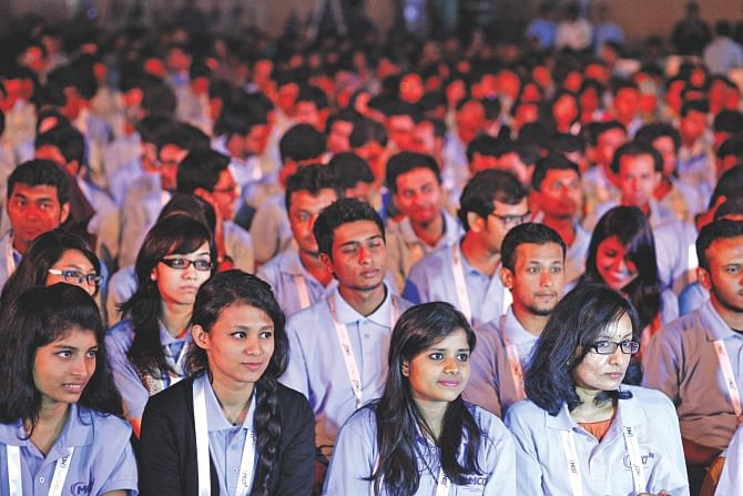 Young minds listen, as former Indian president APJ Abdul Kalam, out of frame, mesmerises them with his speech on the 110th founding anniversary celebrations of Metropolitan Chamber of Commerce and Industry held in the Sonargaon Hotel yesterday. Photo: Star