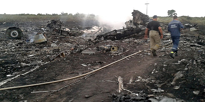 Emergencies Ministry members walk at the site of a Malaysia Airlines Boeing 777 plane crash in the settlement of Grabovo in   the Donetsk region, July 17, 2014. The Malaysian airliner MH-17 was shot down over eastern Ukraine by pro-Russian militants   on Thursday, killing all 295 people aboard, a Ukrainian interior ministry official said. Photo: Reuters