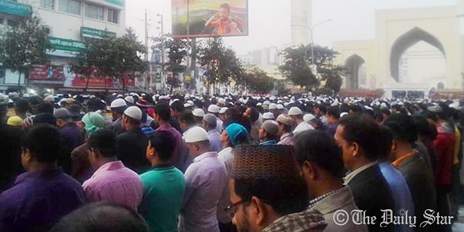 A partial view of the people who joined namaz-e-janaza of Arafat Rahman Koko at Baitul Mukarram. Photo: Prabir Barua Chowdhury