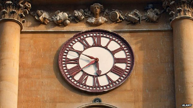 This clock in Bristol still has two minute hands 10 minutes apart. Photo: BBC/Alamy 