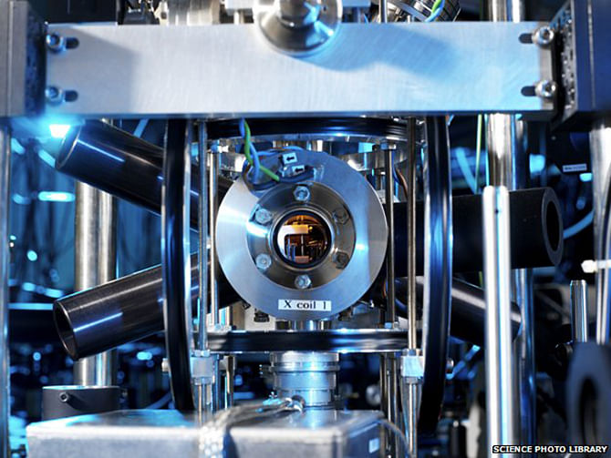 Optical clocks with strontium or ytterbium, such as this one, are even more accurate than caesium clocks. Photo: BBC