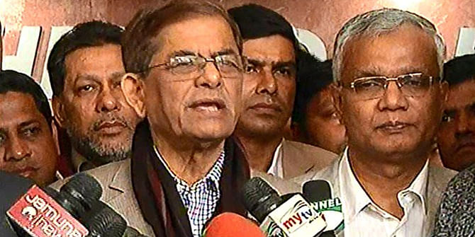 BNP acting secretary general Mirza Fakhrul Islam Alamgir talks to newsmen after visiting ailing film director Chashi Nazrul at a hospital in Dhaka Tuesday. Photo: TV grab