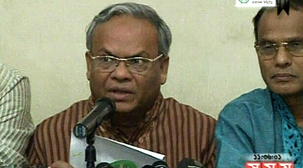 Ruhul Kabir Rijvi, joint secretary general of the BNP, talks to reporters at the party's Nayapaltan central office on Friday. Photo: TV grab
