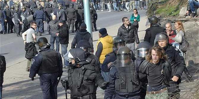 Police nab a mosque attacker after hundreds of nationalists and soccer fans attacked the religious institute in Bulgaria's second city, Plovdiv, on Friday. Source: internet