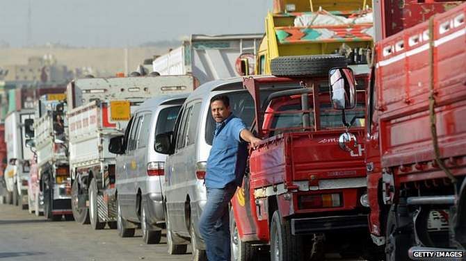 Egyptian motorists often face long queues at petrol stations because of problems with supply