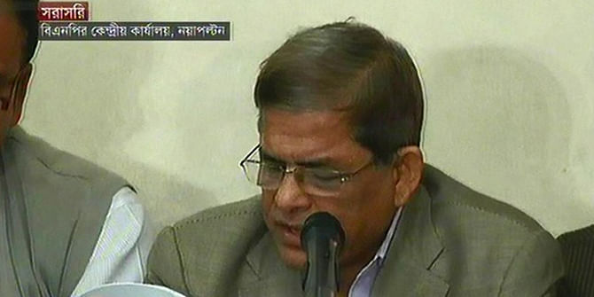 BNP acting secretary general Mirza Fakhrul Islam Alamgir addresses a media briefing at the party’s central headquarters at Nayapaltan in Dhaka Saturday. Photo: TV grab  