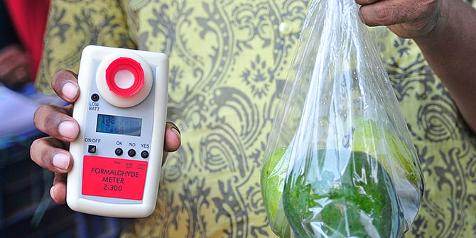 Formaldehyde Meter is a modern technology which is used to detect the formalin in fruits. Star file photo