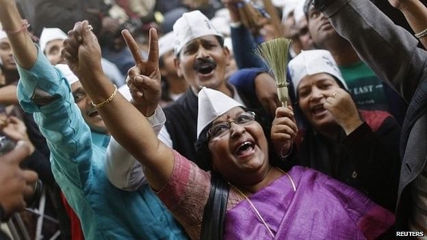 The iconic Gandhi cap has changed sides from the Congress to the new anti-corruption Aam Aadmi Party. Photo taken from BBC