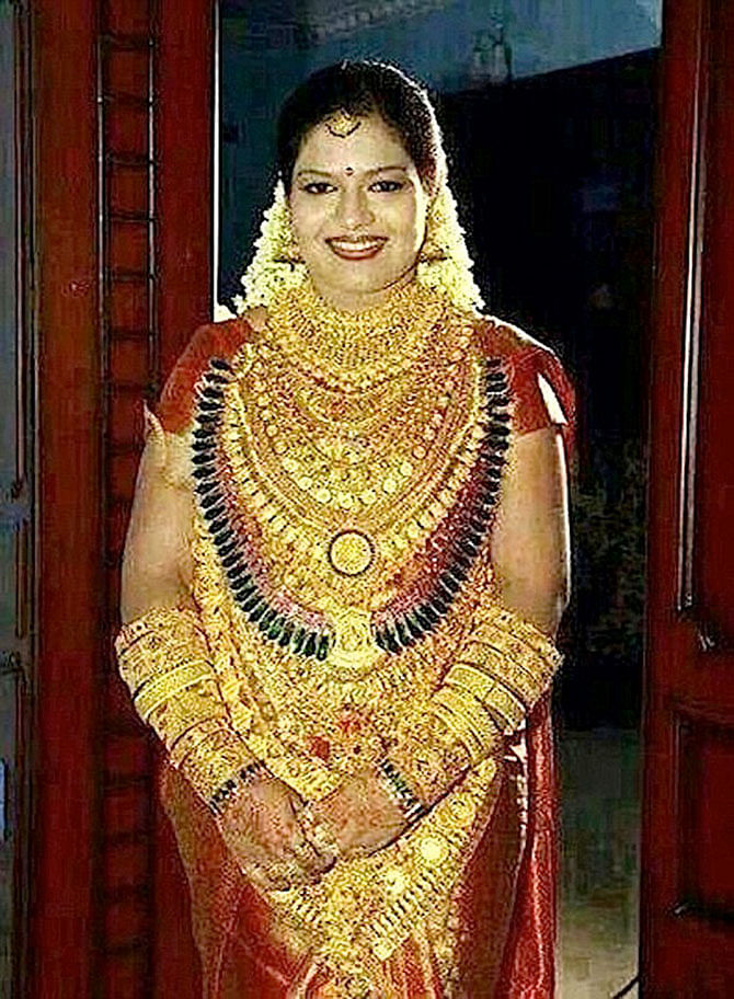 The unnamed bride's £400,000 jewellery collection was widely condemned on social media, with people branding it both crass and shocking. Photo taken from Daily Mail Online.