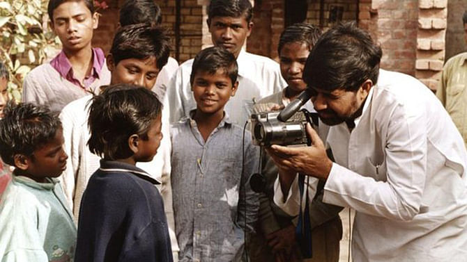 Kailash Satyarthi, seen here making a film in 1996, has fought for the rights of child labourers. Photo: BBC