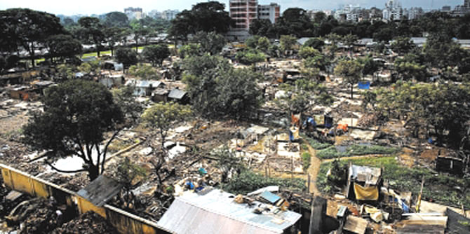 An overview of Korail Slum in Mohakhali of the capital. Photo: Star file