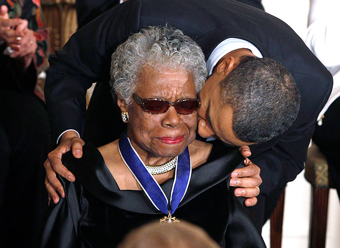 This Reuters photo taken on February 15, 2011 shows Maya Angelou receiving a Medal of Freedom from US President Barack Obama at the White House in Washington. Photo: Reuters