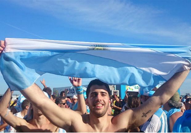 LIFE'S A BEACH | Argentina fans in Copacabana