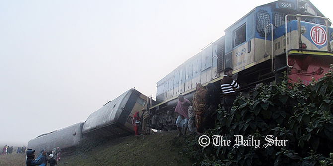 Dhaka-Sylhet and Sylhet-Chittagong rail communications were suspended since the derailment of Udayan Express around 3:15am on Thursday. Photo: Star