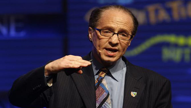 Inventor Raymond Kurzweil speaks at the Fortune Brainstorm Tech conference in Pasadena, California in this July 24, 2009.  Photo: Reuters 