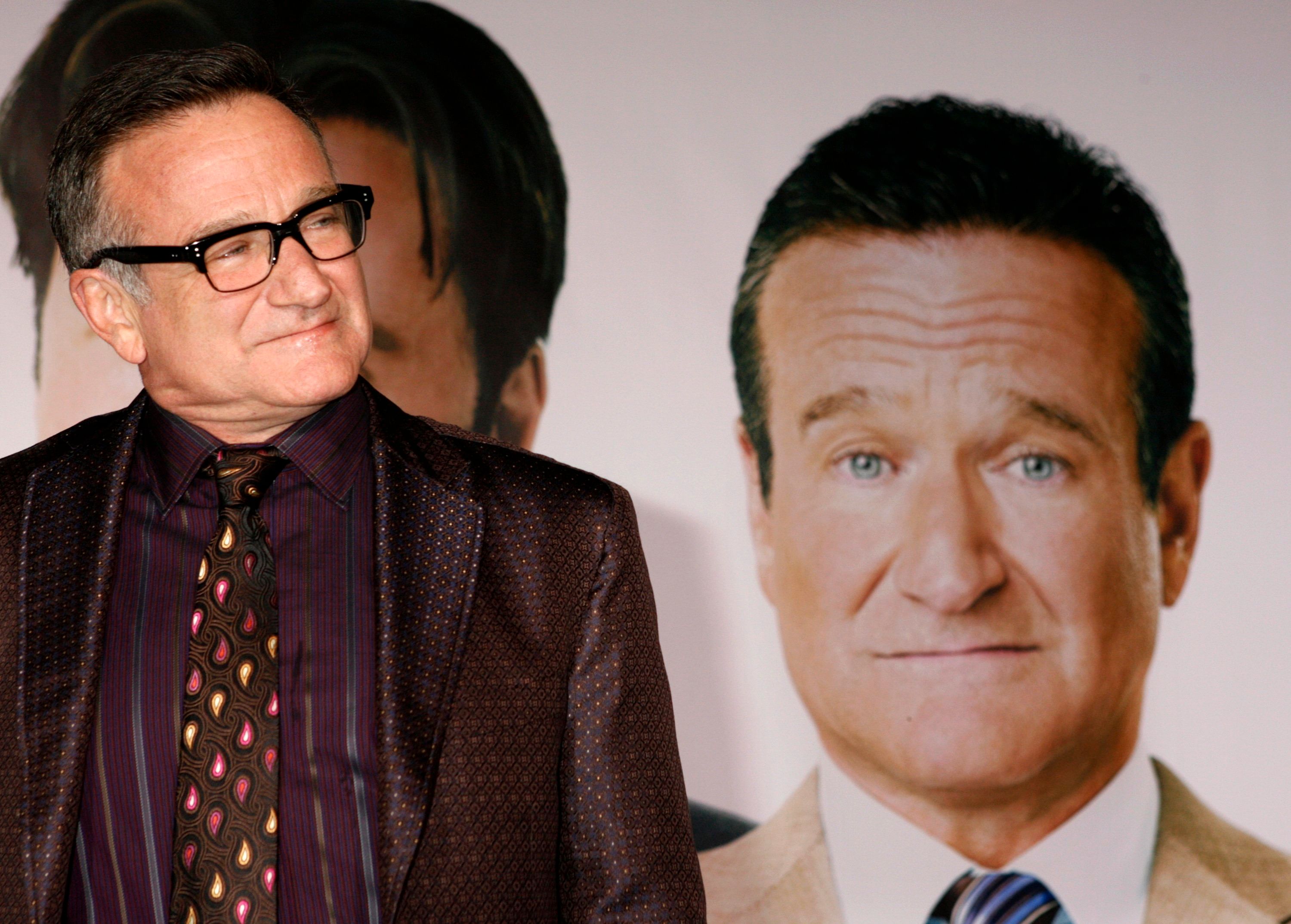 Actor Robin Williams, star of the new film "Old Dogs" arrives at the film's premiere in Hollywood, California in this November 9, 2009 Reuters' file photo.