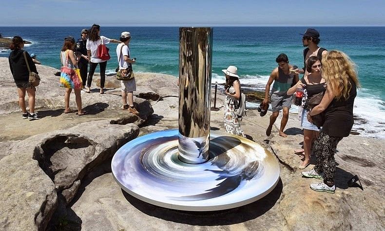 A sculpture by artist Linda Matthews of Australia titled “Coastal totem” Photo taken from Amusing Planet/ William West