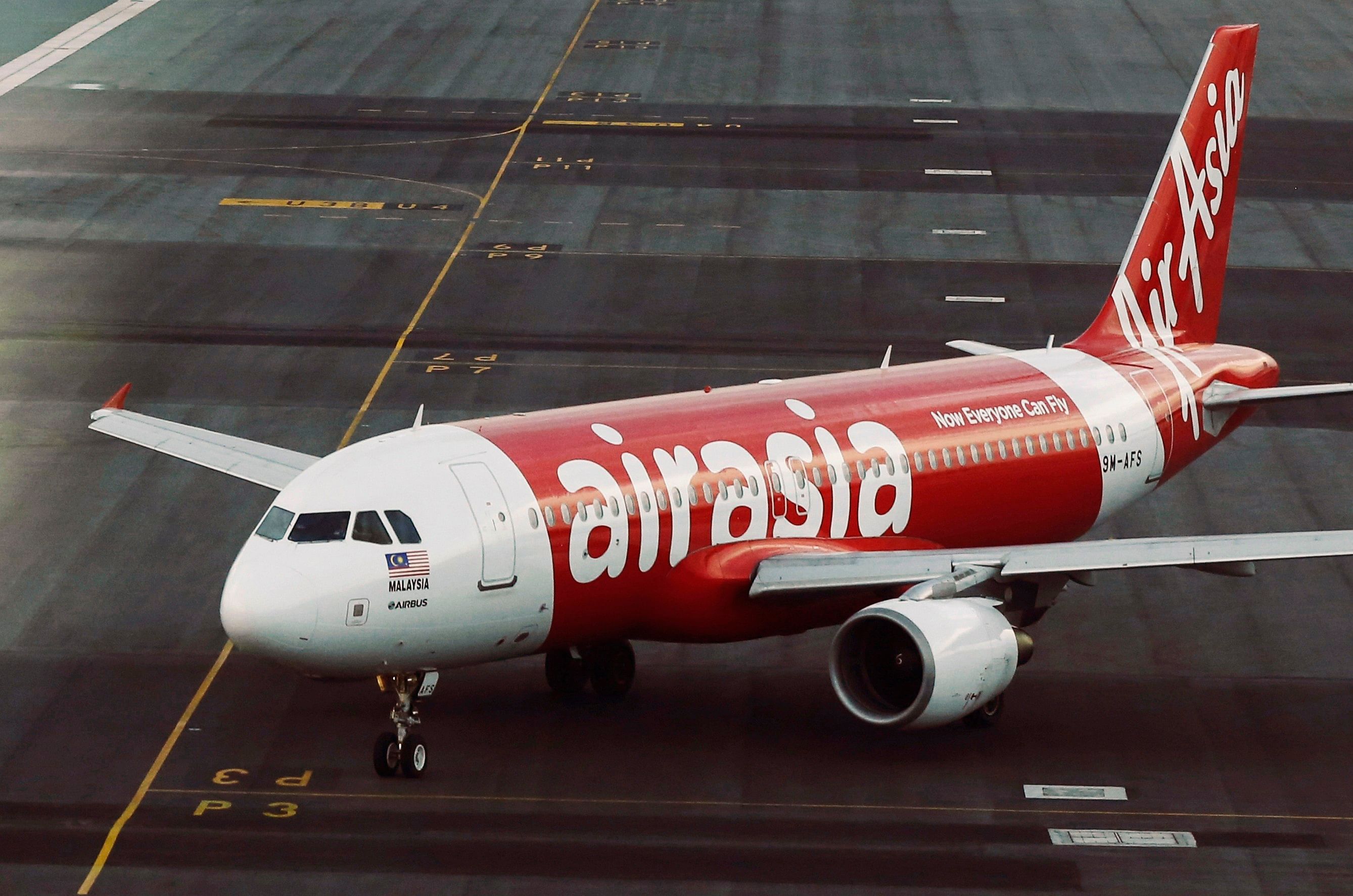 An AirAsia Airbus A320 passenger jet lands at Sukarno-Hatta airport in Tangerang on the outskirts of Jakarta in this January 30, 2013 file picture. Photo: Reuters
